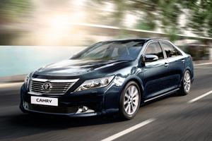 Toyota изменила комплектации седана Camry 