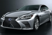 Lexus слегка обновил седан LS