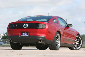 Мустанг получил спортивный пакет от Steeda