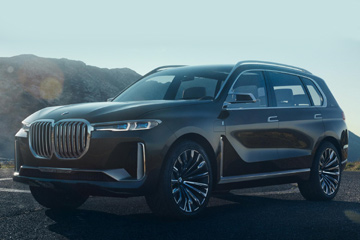 Официальные фотографии BMW X7