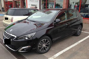 Новый Peugeot 308 замечен во Франции без камуфляжа