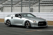 Nissan R35 GT-R на треке