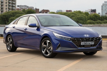 Новый Hyundai Elantra предложат в двух версиях