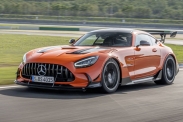 Mercedes-AMG пока не отказывается от мотора V8