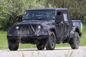 Новый пикап Jeep Wrangler удивил размером зеркал