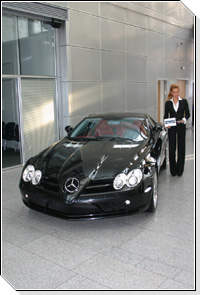 Презентация первого Mercedes-Benz SLR McLaren в России.