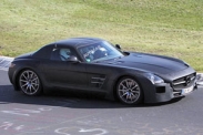 Mercedes SLS AMG Black Series вышел на трек