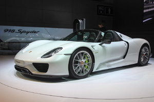 Суперкар Porsche 918 Spyder представили в Москве