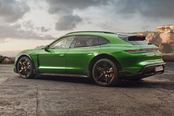 Представлен универсал Porsche Taycan Cross Turismo