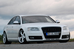 Audi S8 зарядили