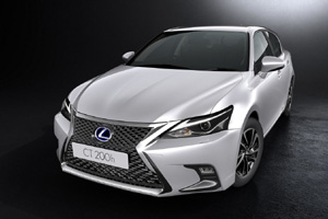 Lexus обновил хэтчбек CT 200h