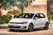 Названы рублевые цены на “заряженный” VW Golf GTI