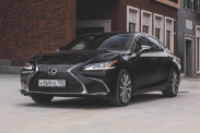 Lexus ES 250: Бизнес-эконом