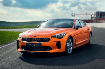 Kia начала продажи лифтбека Stinger в версии Style