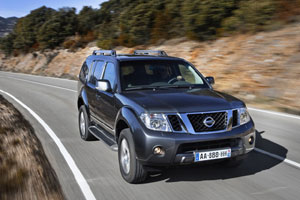 Nissan начинает продажи Pathfinder и Navara в версии Platinum 