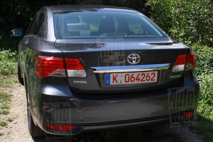 Avensis2012.jpg