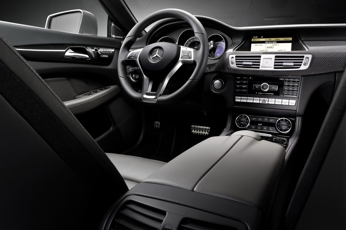 Mercedes-Benz-CLS-Class-2011_3.jpg