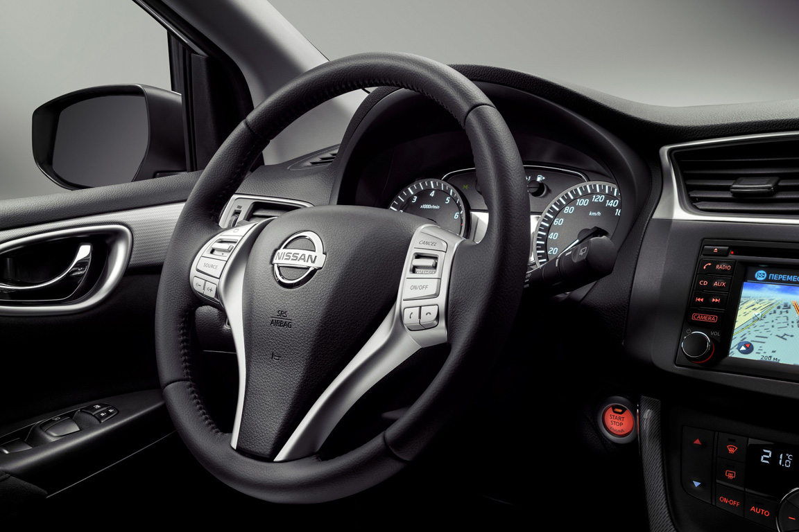 Nissan Tiida 2015