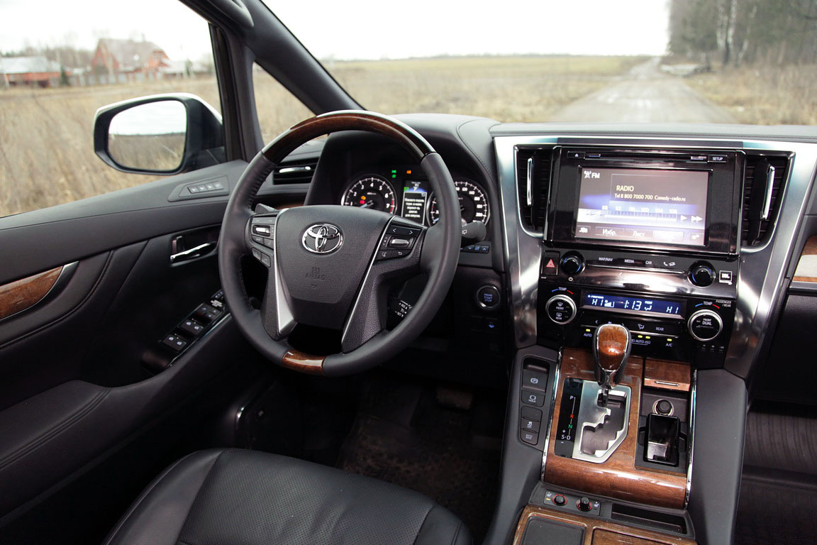 Toyota Alphard: Эхо индустриализации