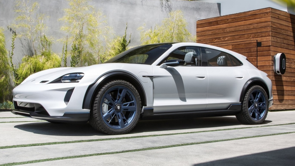 Концепт Porsche Mission E Cross Turismo 