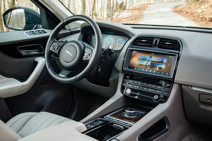 Jaguar F-Pace