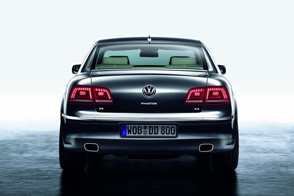 Volkswagen-Phaeton_2011