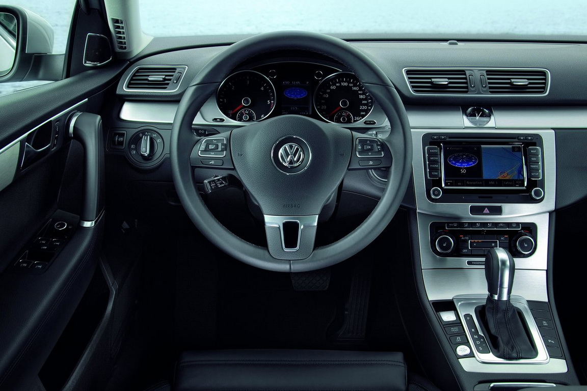 Volkswagen-Passat 2011