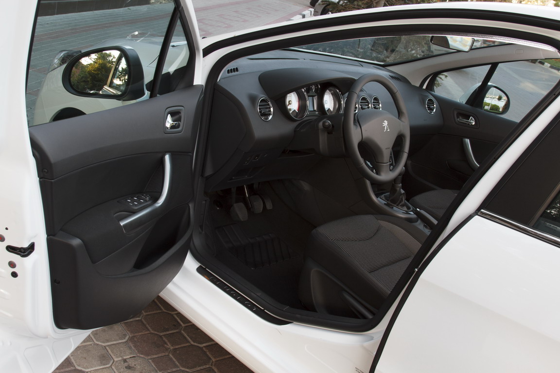 Peugeot 408: доступный дизель