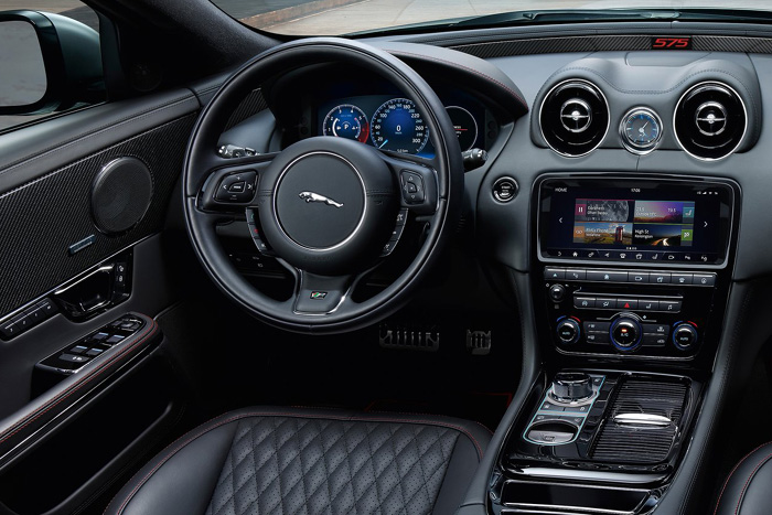 Jaguar XJR575